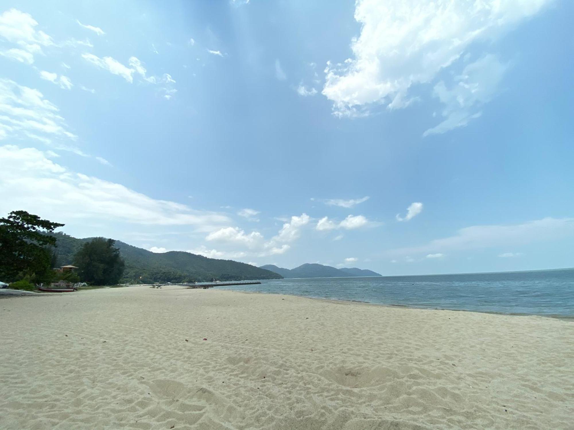 By The Sea Cozy Beachfront Home 253 Batu Feringgi Dış mekan fotoğraf